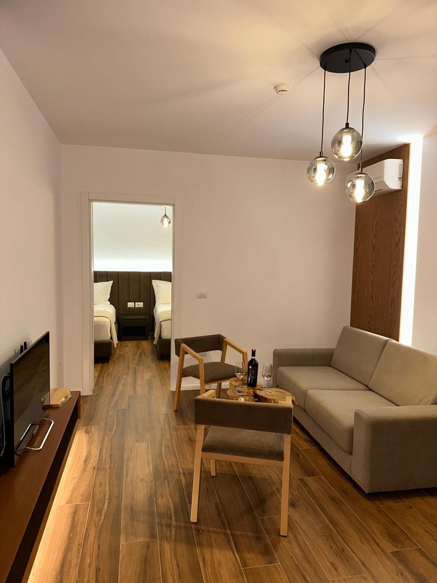 Class Apartament *